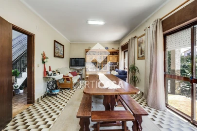 Moradia T5 para Venda em Marvila, Ribeira Santarém, São Salvador, São Nicolau