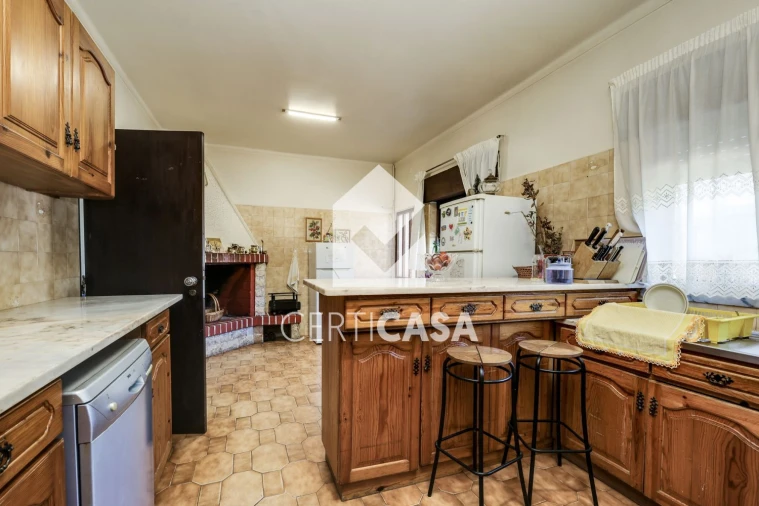 Moradia T5 para Venda em Marvila, Ribeira Santarém, São Salvador, São Nicolau Foto 6