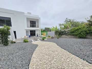Moradia T3 para Venda em São Jorge