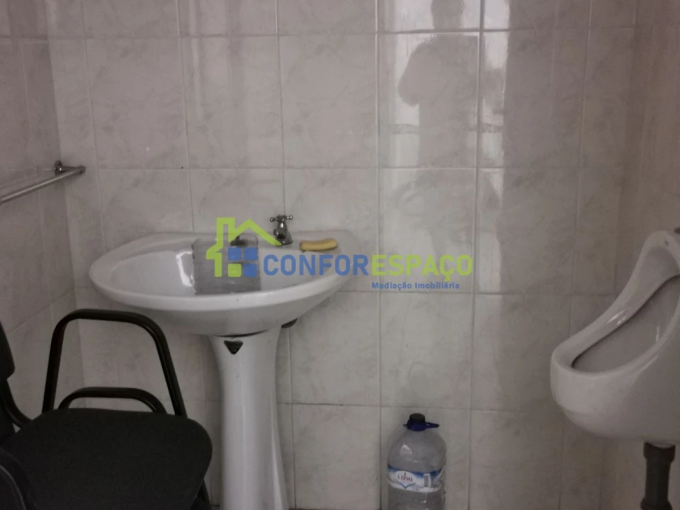 Loja para Arrendamento em Castelo Branco Foto 3
