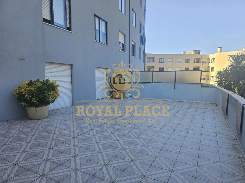 Apartamento T3 para Venda em Santa Maria de Lamas Foto 2