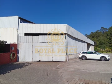 Loja para Arrendamento em Santa Maria de Lamas