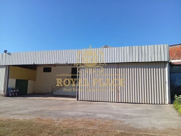 Loja para Arrendamento em Santa Maria de Lamas