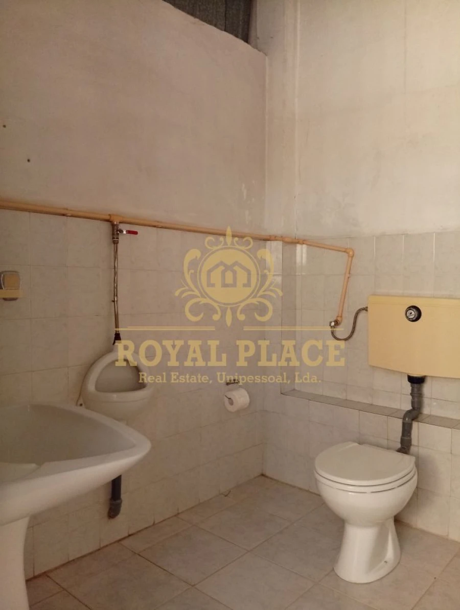 Loja para Arrendamento em Santa Maria de Lamas Foto 25