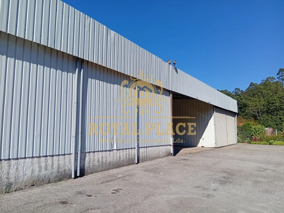 Loja para Arrendamento em Santa Maria de Lamas Foto 30
