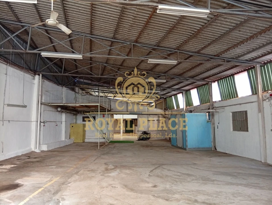 Loja para Arrendamento em Santa Maria de Lamas Foto 1