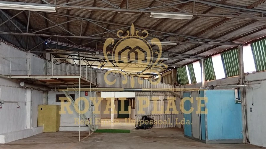 Loja para Arrendamento em Santa Maria de Lamas
