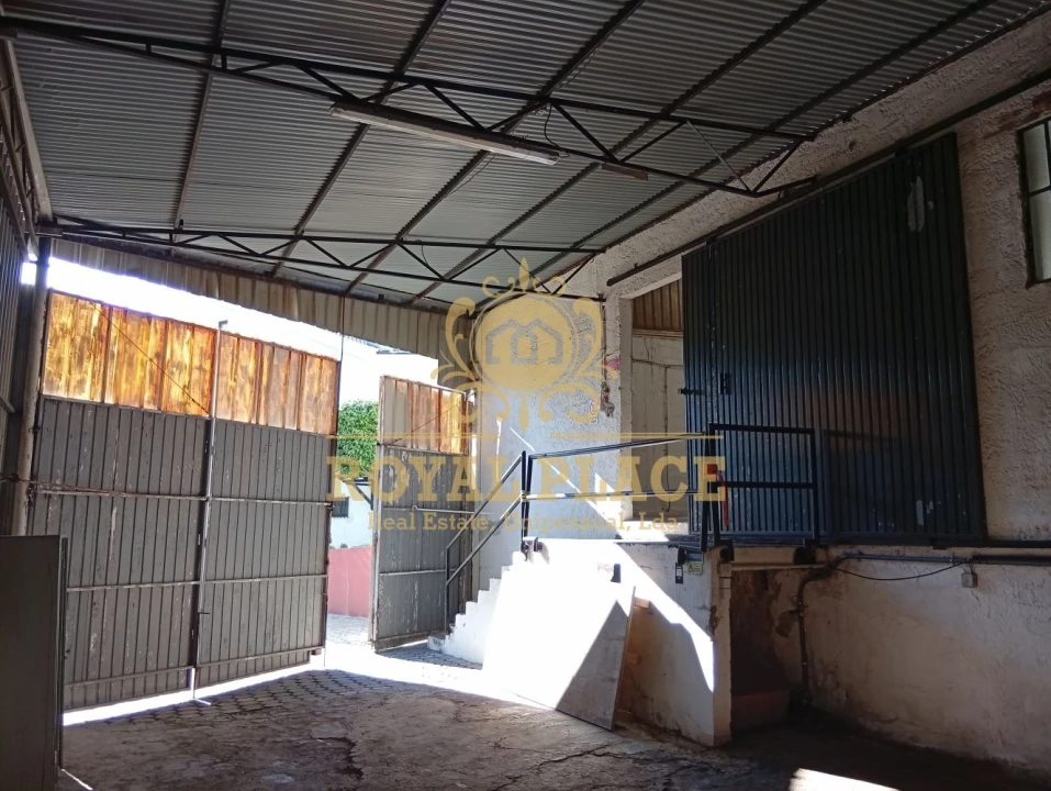 Loja para Arrendamento em Santa Maria de Lamas Foto 32