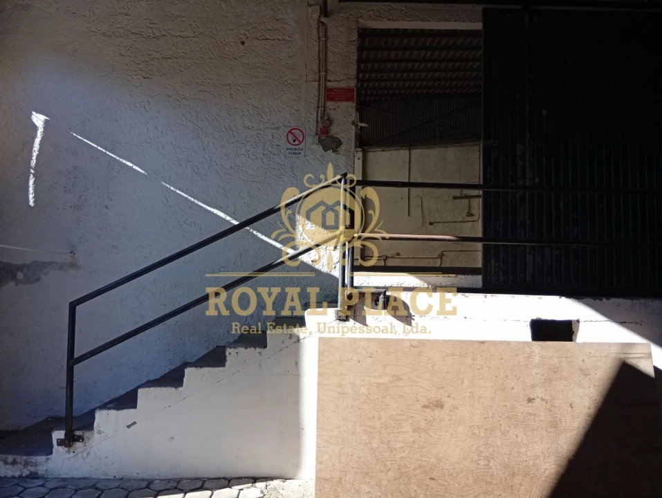 Loja para Arrendamento em Santa Maria de Lamas Foto 31