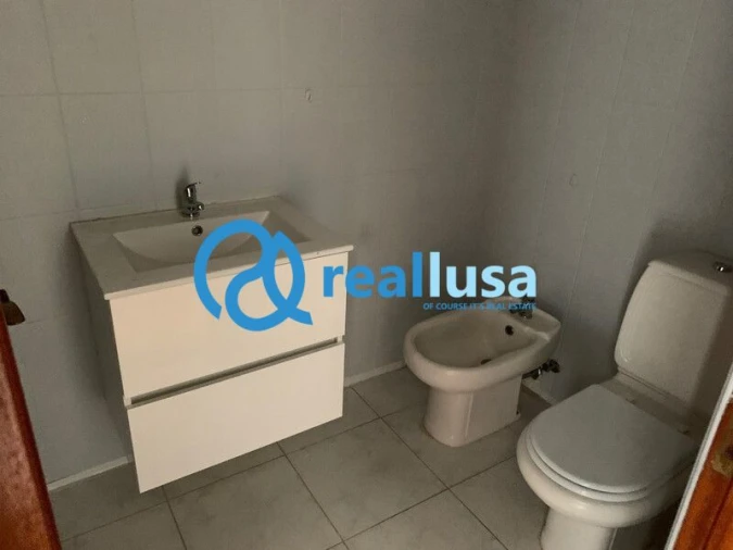 Apartamento T2 para Venda em Moreira Foto 16