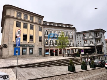 Loja para Arrendamento em Oliveira, São Paio e São Sebastião