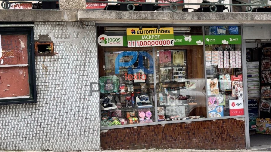 Loja para Arrendamento em Oliveira, São Paio e São Sebastião