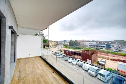 Apartamento T3 para Venda em Oeiras e São Julião da Barra, Paço de Arcos e Caxias