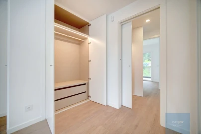 Apartamento T3 para Venda em Oeiras e São Julião da Barra, Paço de Arcos e Caxias