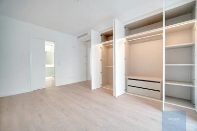 Apartamento T3 para Venda em Oeiras e São Julião da Barra, Paço de Arcos e Caxias