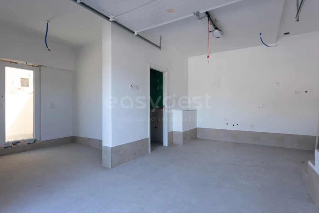 Moradia T3 para Venda em Santa Maria, São Pedro e Matacães Foto 2