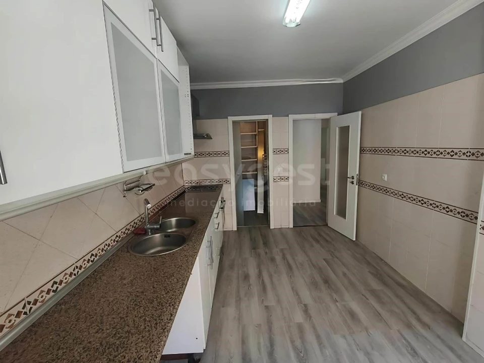 Apartamento T3 para Venda em Quinta do Conde Foto 4