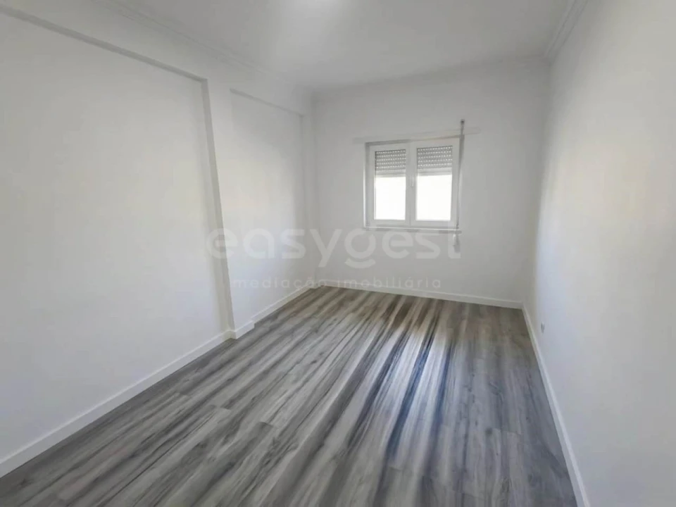 Apartamento T3 para Venda em Quinta do Conde Foto 8