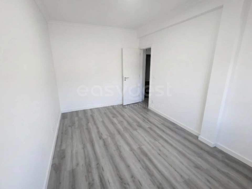 Apartamento T3 para Venda em Quinta do Conde Foto 9