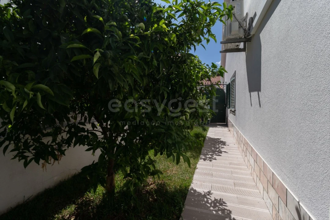 Moradia T4 para Venda em Quinta do Conde Foto 26
