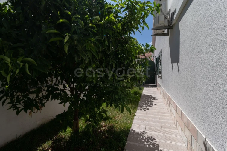 Moradia T4 para Venda em Quinta do Conde Foto 26