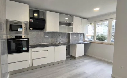 Apartamento T2 para Venda em Oeiras e São Julião da Barra, Paço de Arcos e Caxias