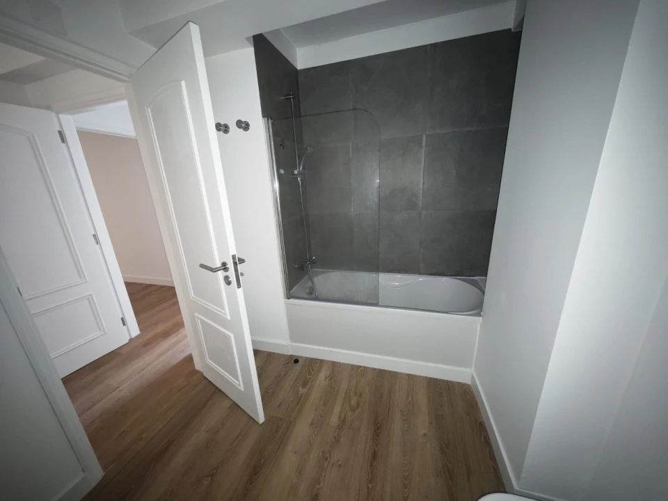 Apartamento T3 para Venda em São Domingos de Benfica Foto 4