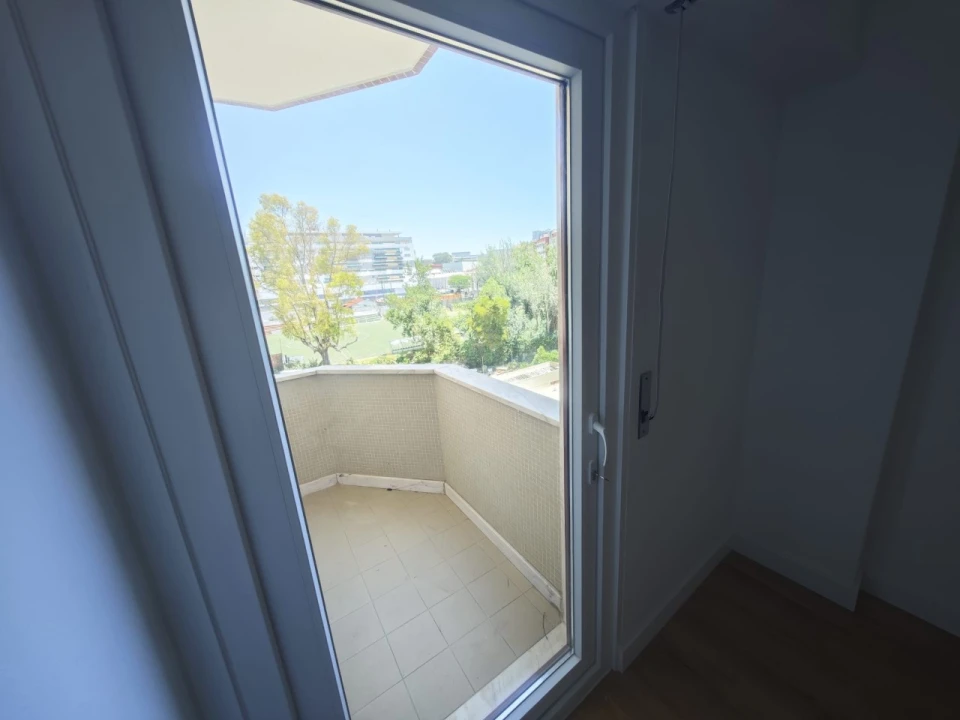 Apartamento T3 para Venda em São Domingos de Benfica Foto 16