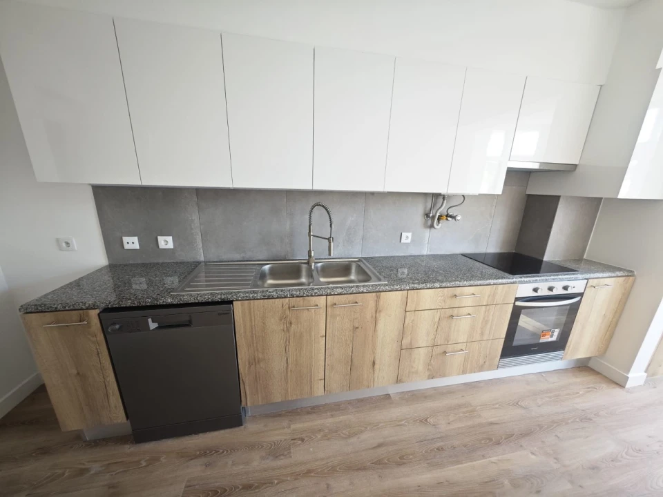 Apartamento T3 para Venda em São Domingos de Benfica Foto 22