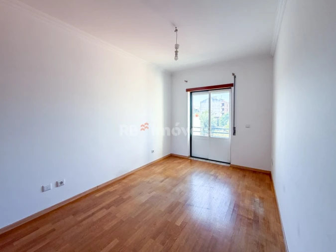 Apartamento T2 para Venda em São João Baptista Foto 16