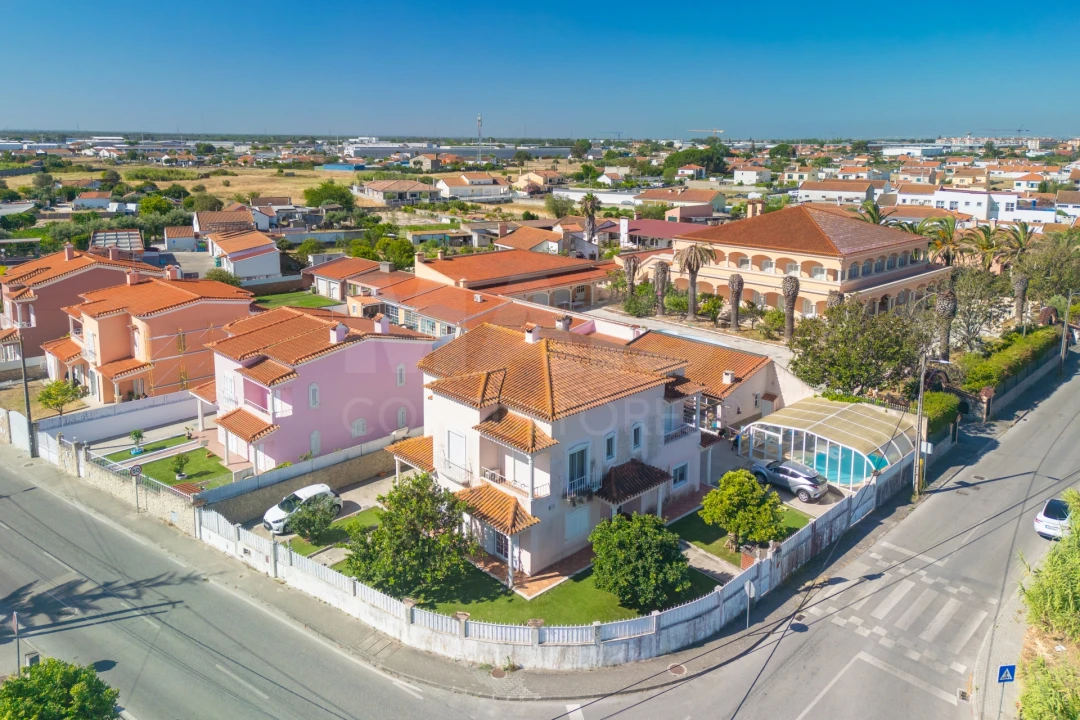 Moradia T4 para Venda em Samora Correia Foto 3