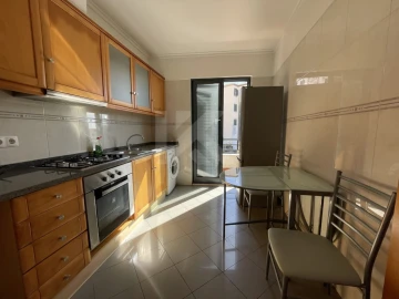 Apartamento T1 para Arrendamento em Funchal (Santa Luzia)