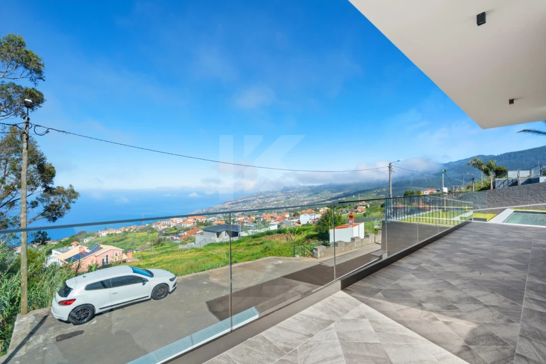 Moradia T3 para Venda em Arco da Calheta Foto 31