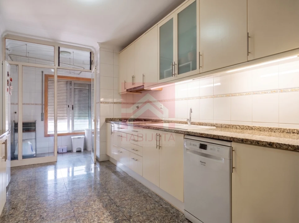 Apartamento T2 para Venda em Rio Tinto Foto 8