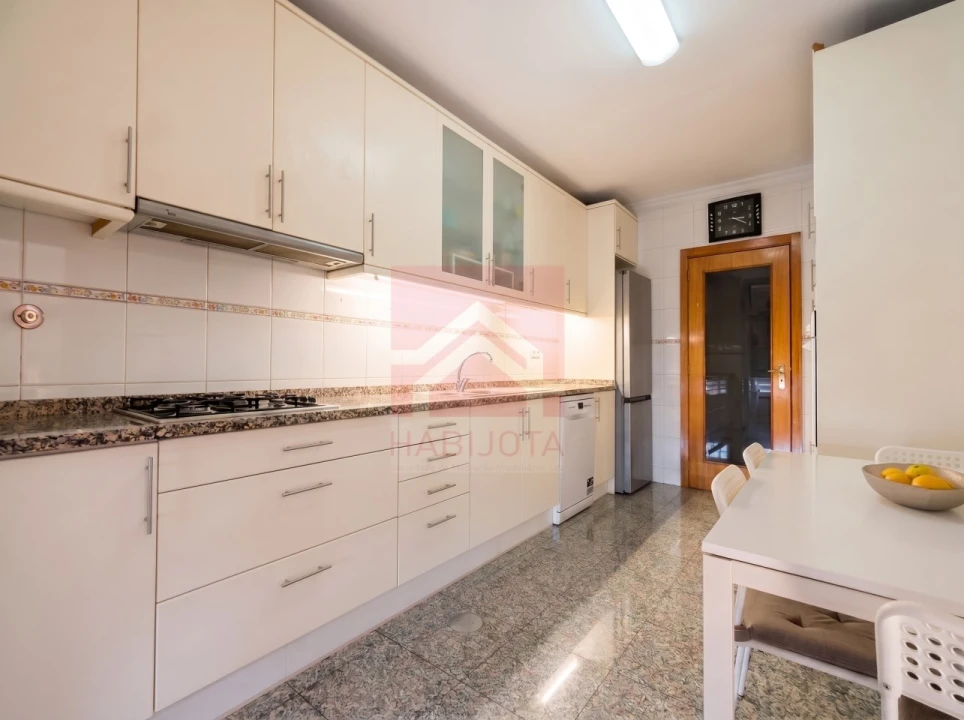 Apartamento T2 para Venda em Rio Tinto Foto 9