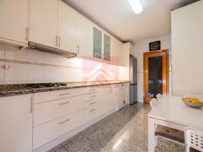 Apartamento T2 para Venda em Rio Tinto Foto 9