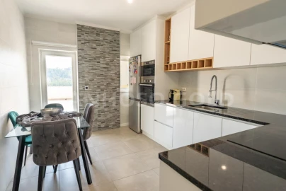 Apartamento T3 para Venda em Povoa de Lanhoso (N. Senhora do Amparo)