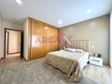 Apartamento T3 para Venda em O. Azeméis, Riba-Ul, Ul, Macinhata Seixa, Madail