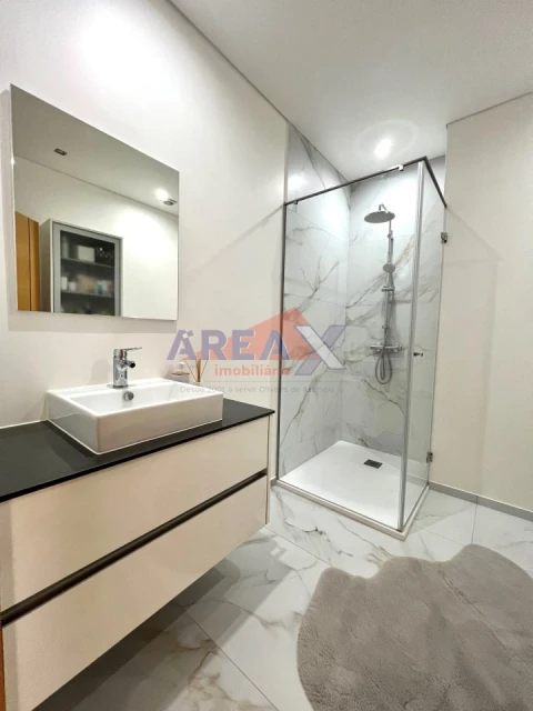 Apartamento T3 para Venda em O. Azeméis, Riba-Ul, Ul, Macinhata Seixa, Madail