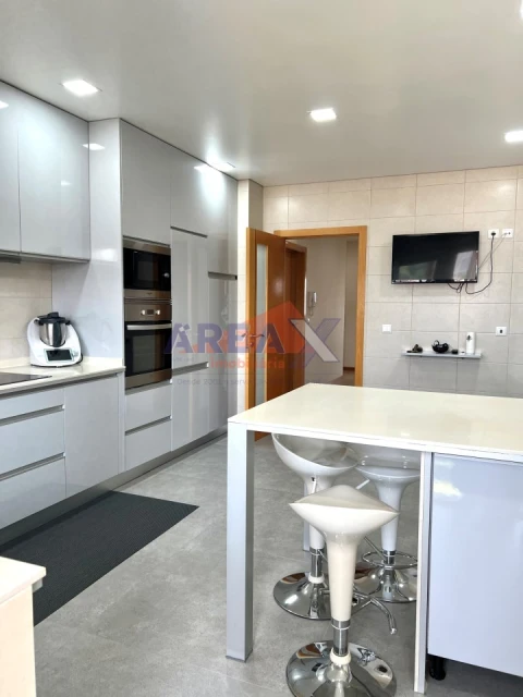 Apartamento T3 para Venda em O. Azeméis, Riba-Ul, Ul, Macinhata Seixa, Madail