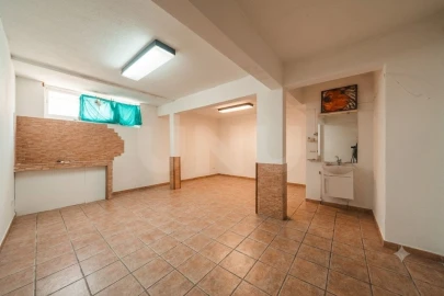 Apartamento T2 para Venda em Massamá e Monte Abraão