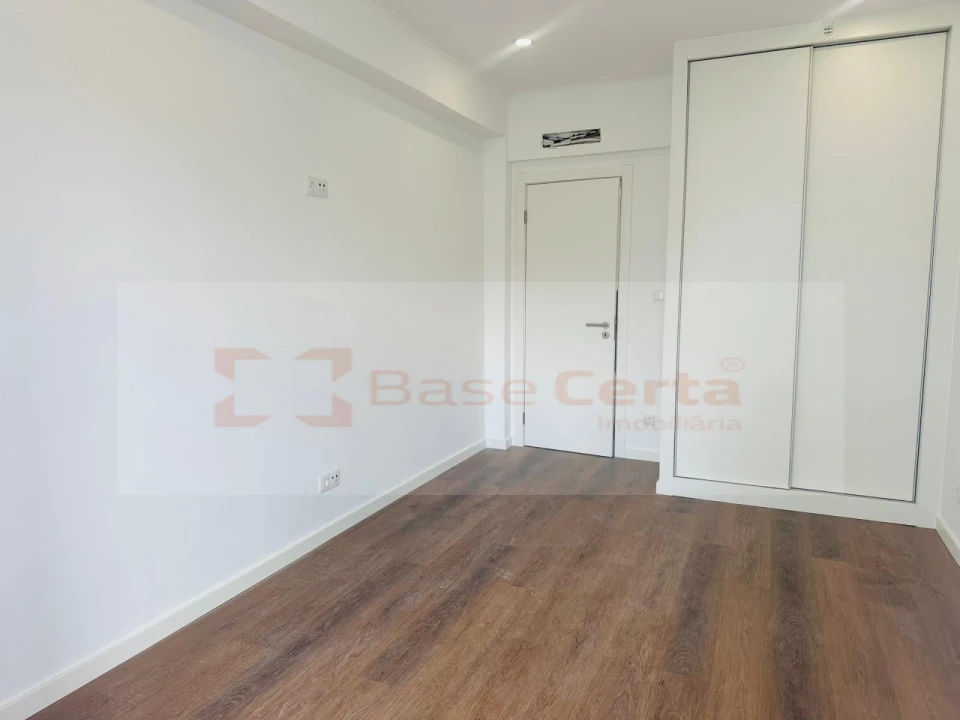 Apartamento T2 para Venda em Venteira Foto 8