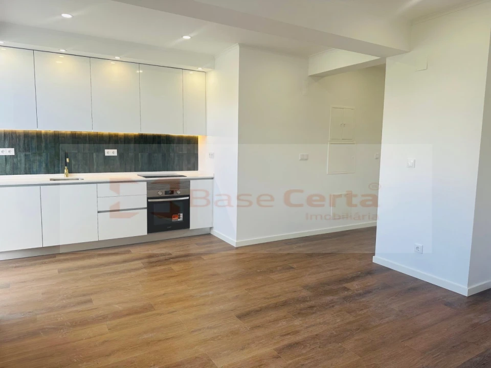Apartamento T2 para Venda em Venteira Foto 10