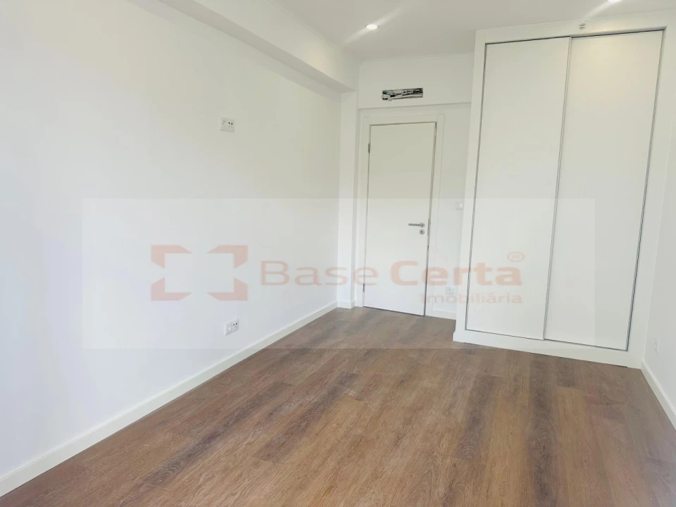 Apartamento T2 para Venda em Venteira Foto 11