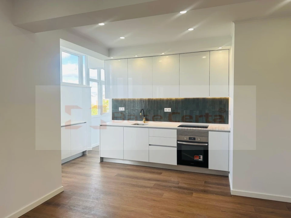 Apartamento T2 para Venda em Venteira Foto 15