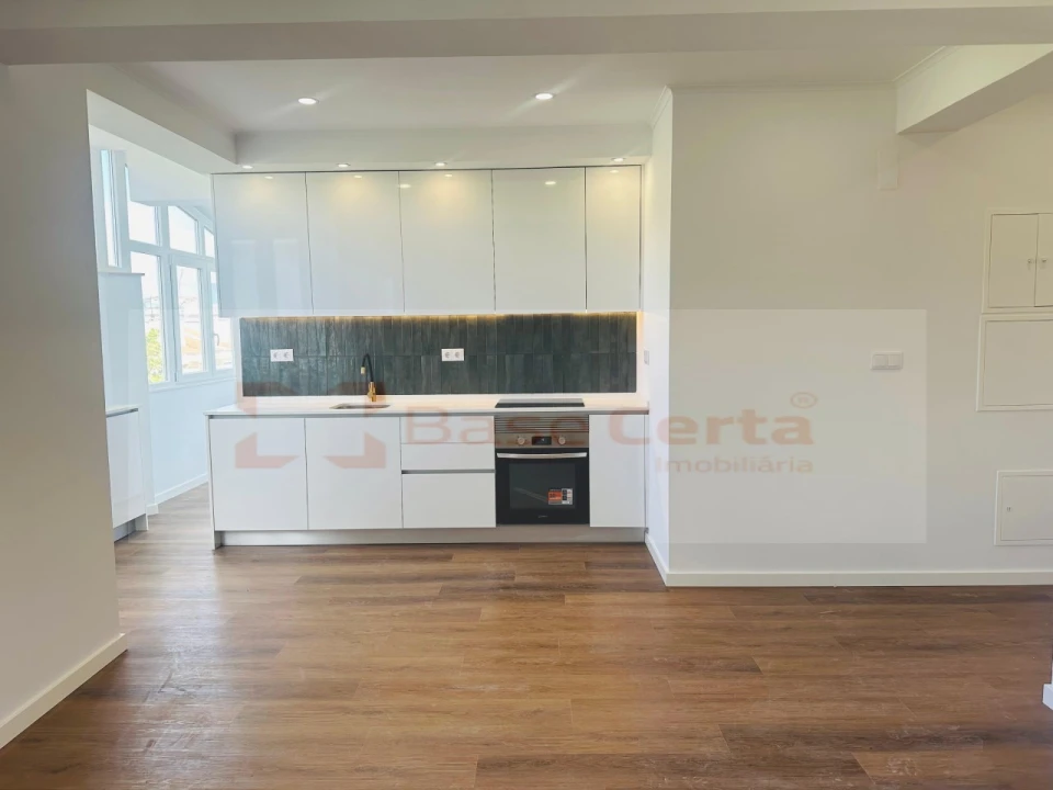 Apartamento T2 para Venda em Venteira Foto 22