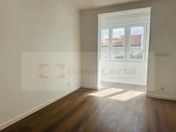 Apartamento T2 para Venda em Venteira