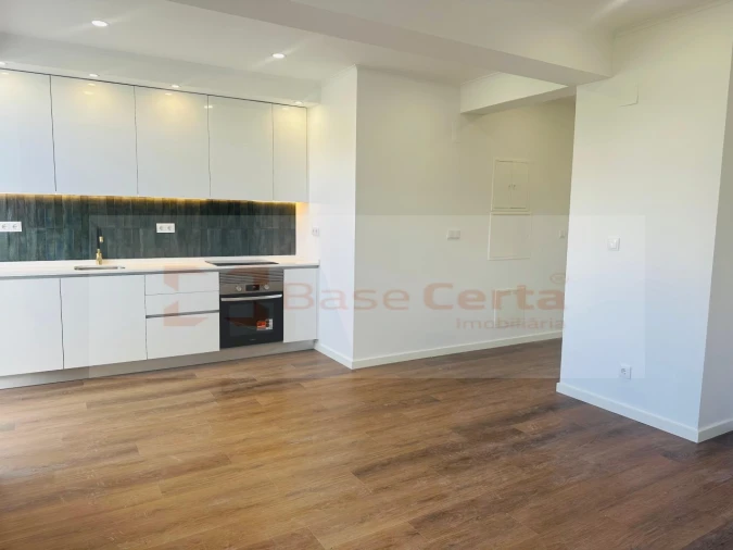 Apartamento T2 para Venda em Venteira Foto 10