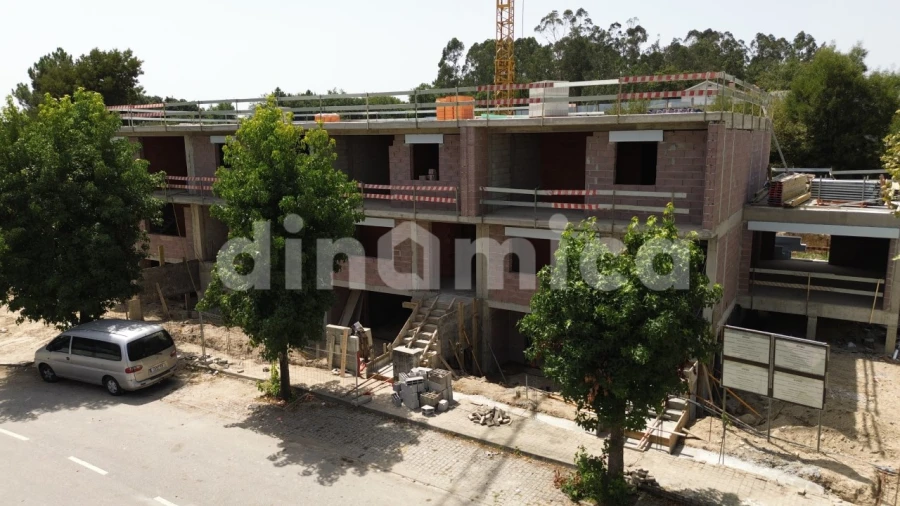 Moradia T3 para Venda em Antas e Abade de Vermoim Foto 3