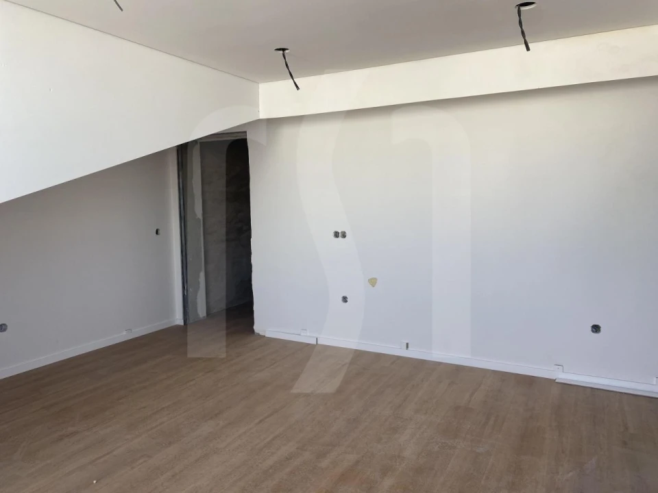 Apartamento T1 para Venda em Ramalde Foto 8